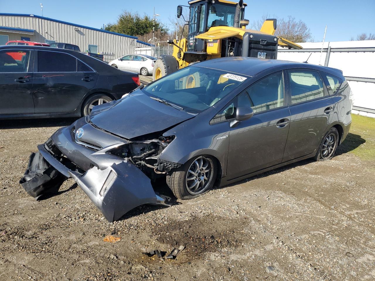 2013 TOYOTA PRIUS V car image