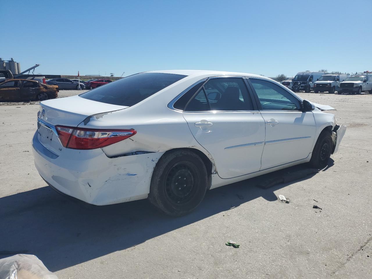 2016 TOYOTA CAMRY LE - Image 3