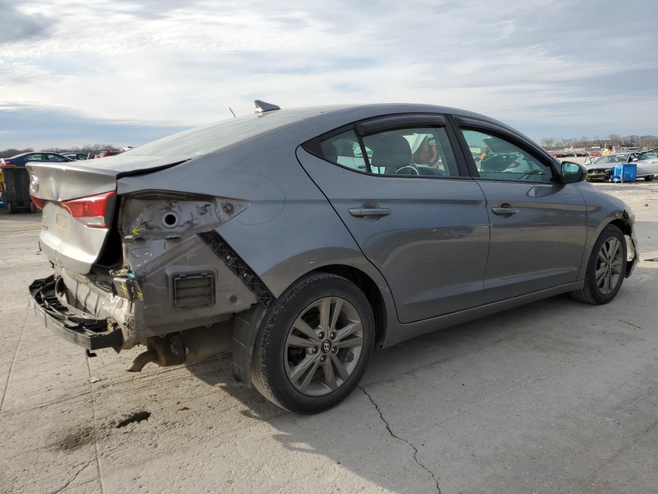 2018 HYUNDAI ELANTRA SE - Фото 3