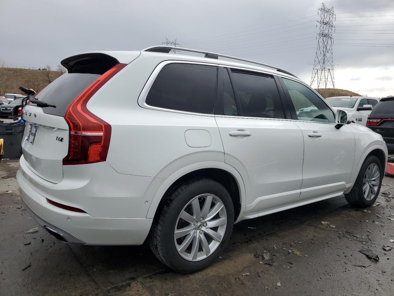 2016 VOLVO XC90 T6 - Фото 3