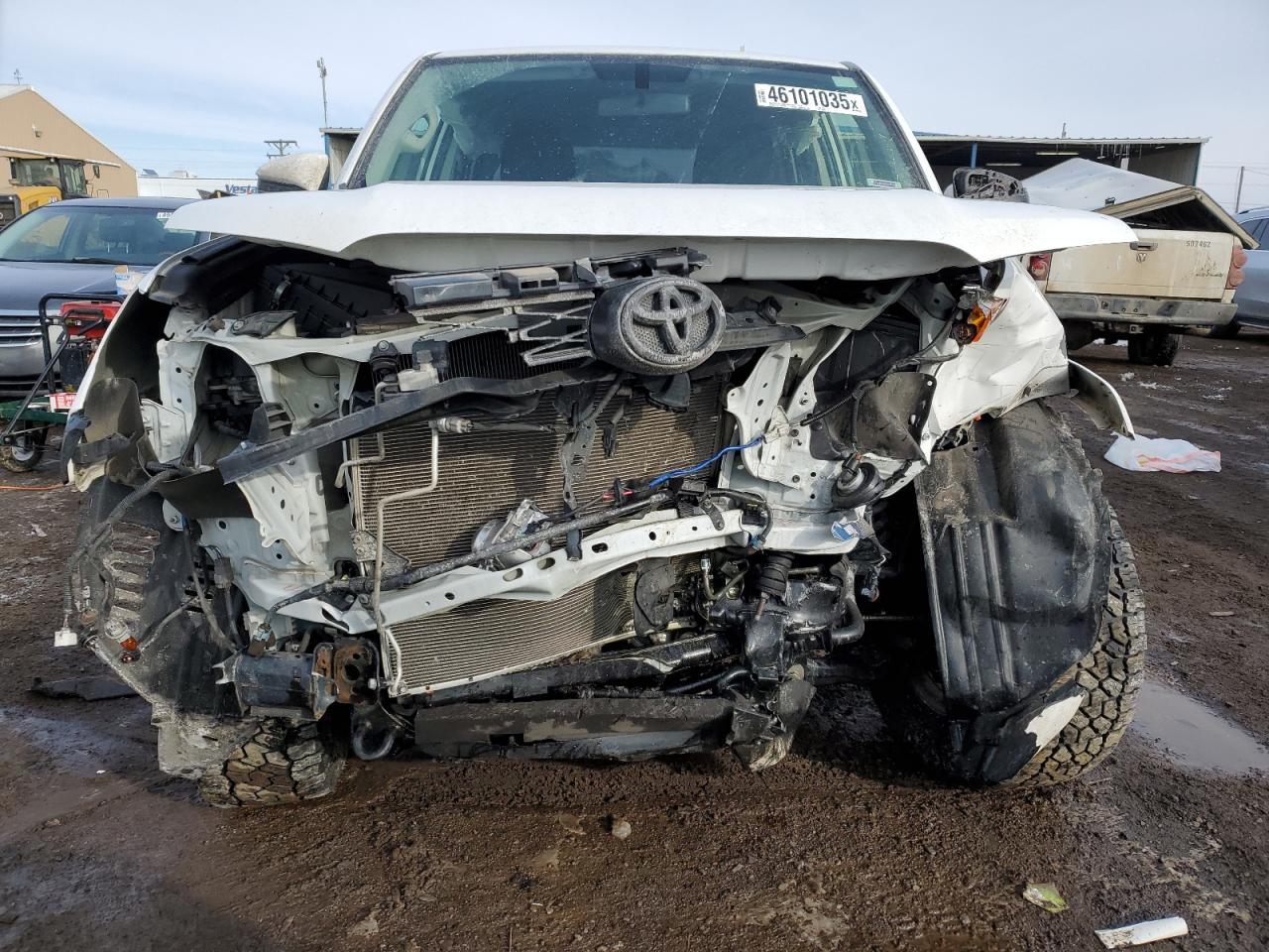 2019 TOYOTA 4RUNNER SR - Фото 5