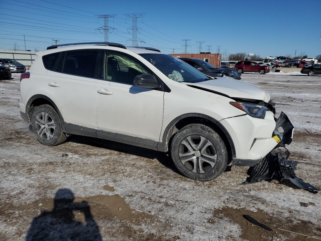2017 TOYOTA RAV4 LE - Image 4