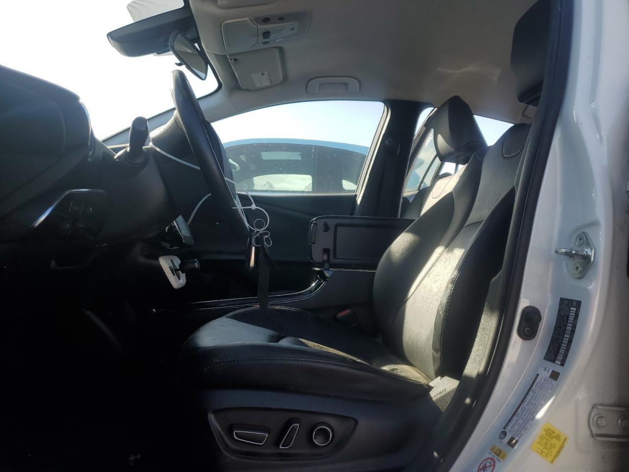 2018 TOYOTA PRIUS PRIM - Image 7