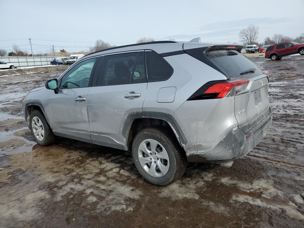 2021 TOYOTA RAV4 LE - Фото 2