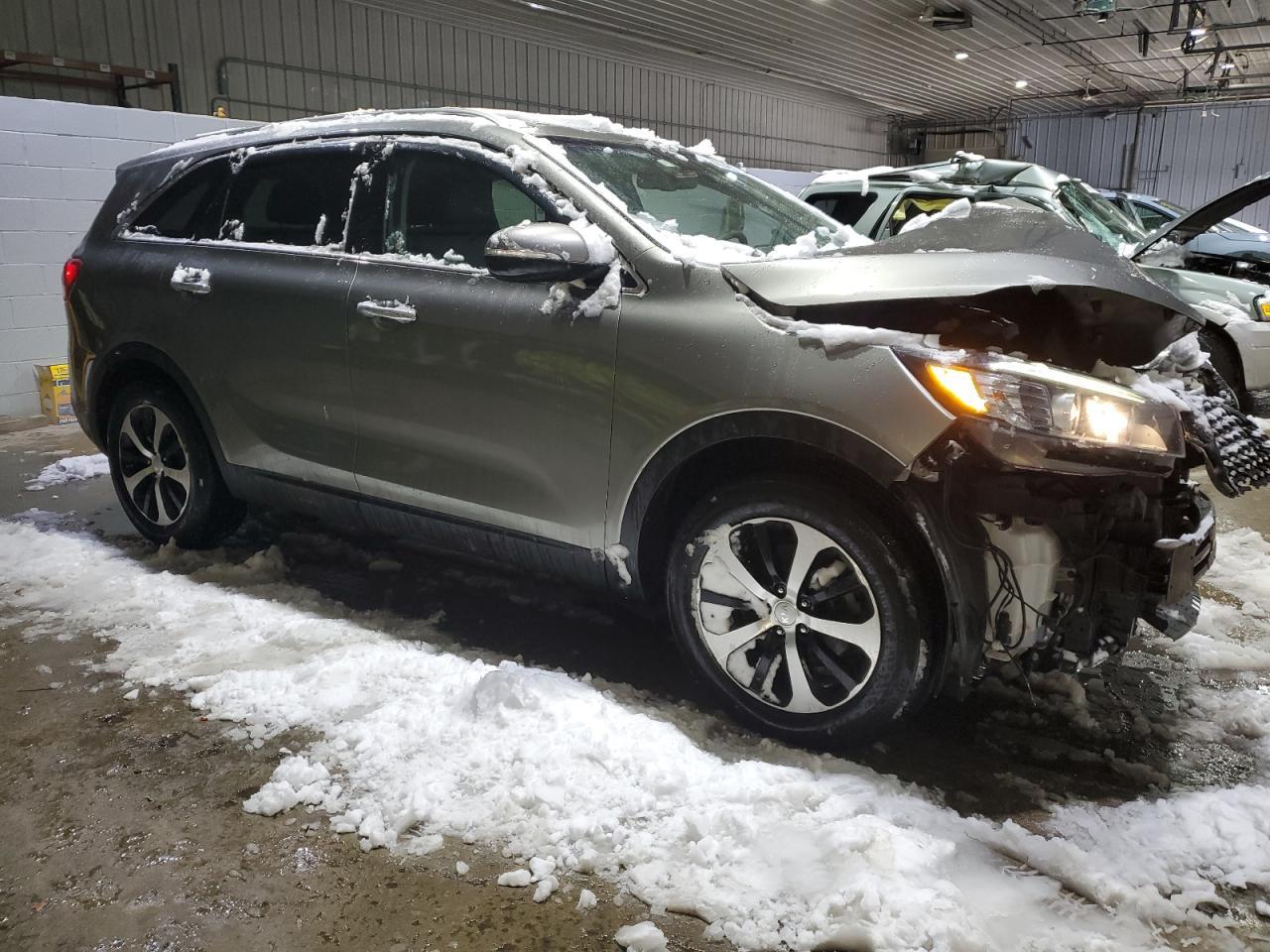 2016 KIA SORENTO EX - Image 4