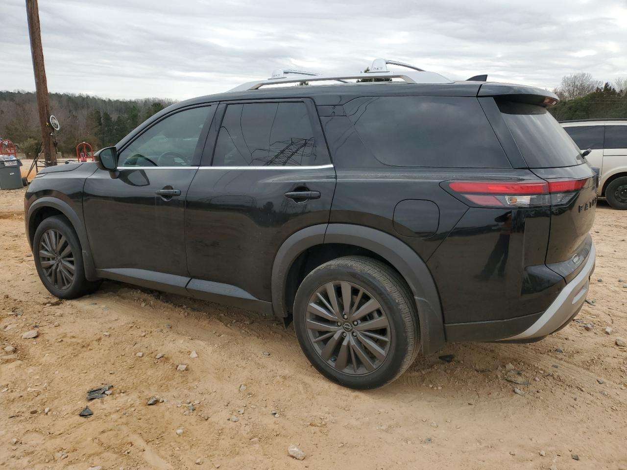 2023 NISSAN PATHFINDER - Image 2