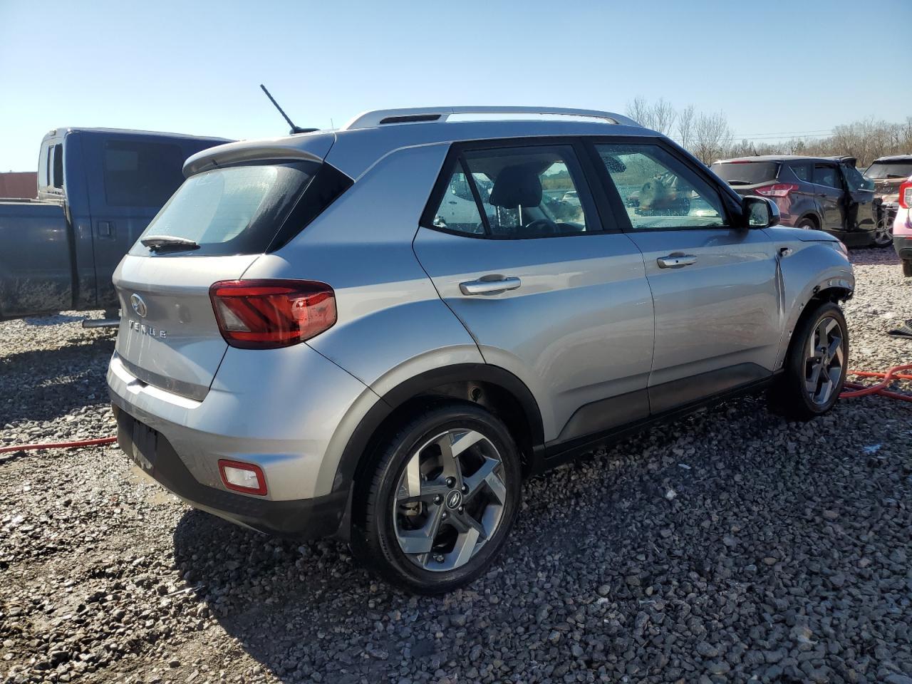 2024 HYUNDAI VENUE SEL - Фото 3