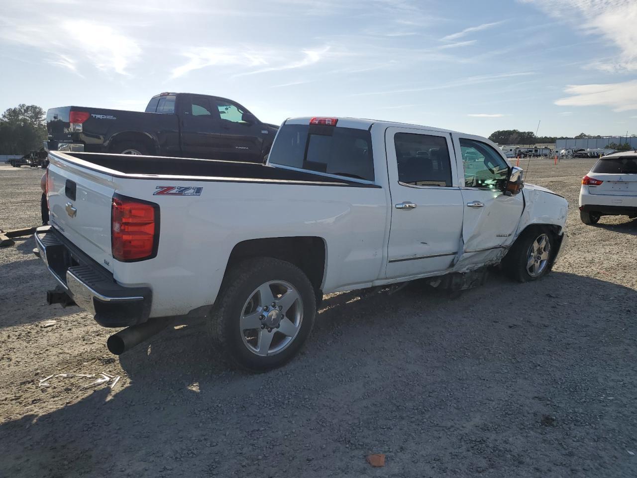 2015 CHEVROLET SILVERADO - Image 3