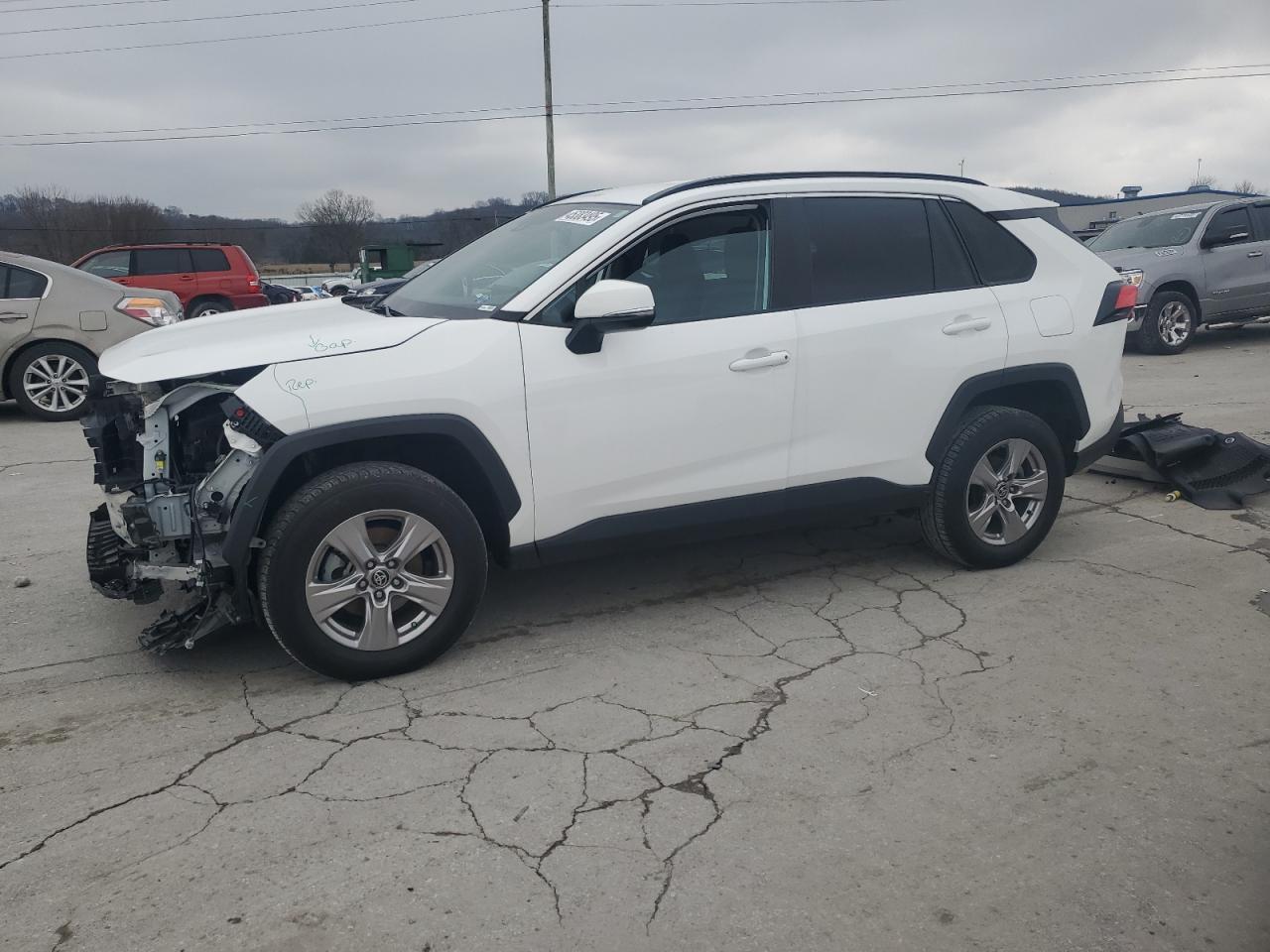 2022 TOYOTA RAV4 XLE