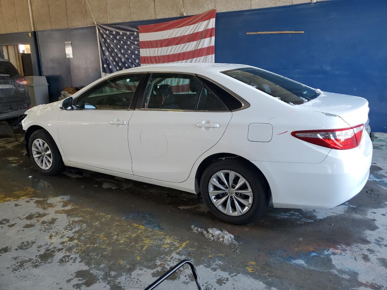 2016 TOYOTA CAMRY LE - Фото 2
