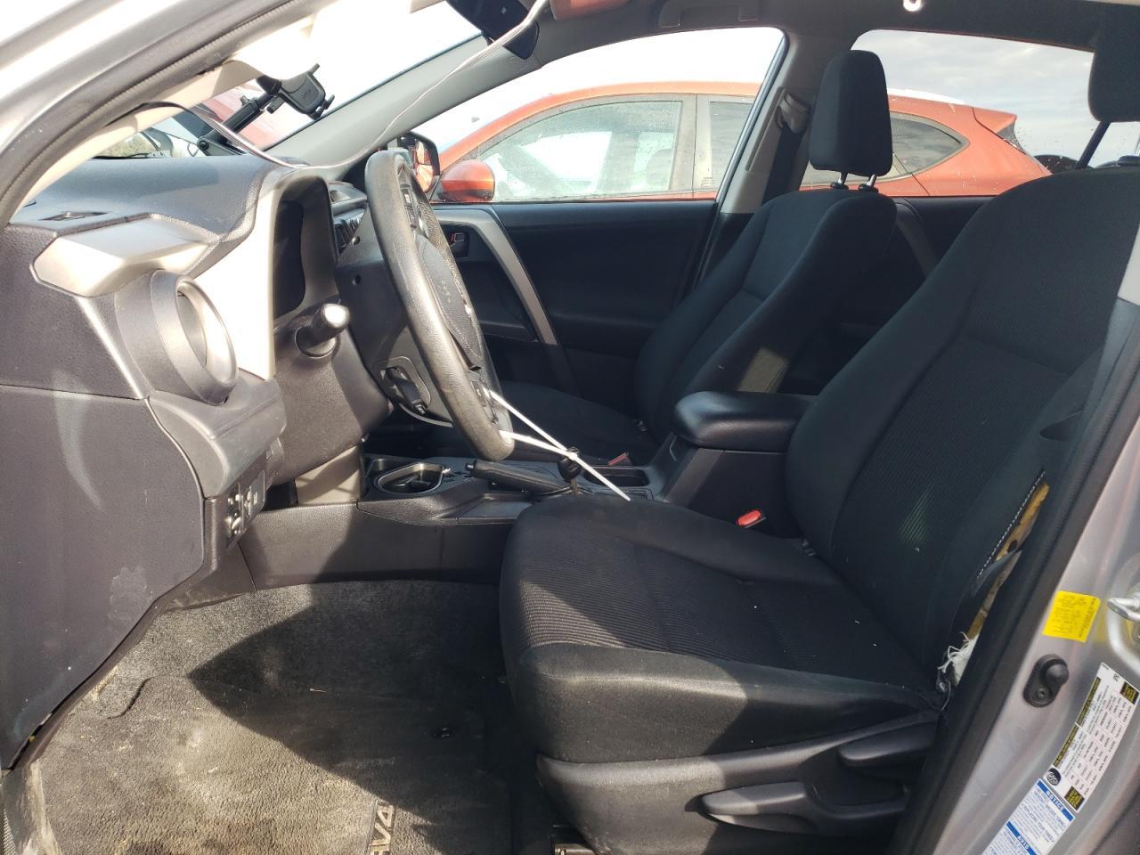 2017 TOYOTA RAV4 LE - Фото 7
