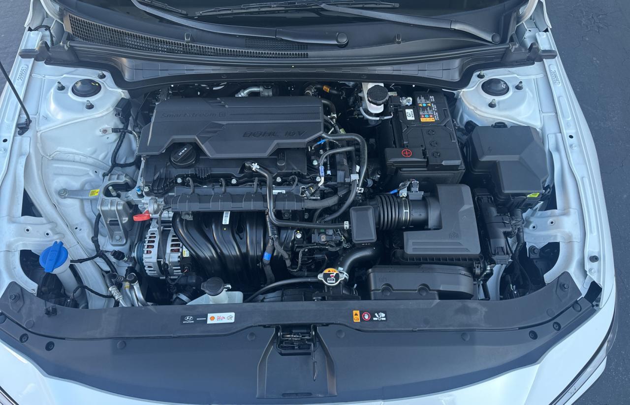 2024 HYUNDAI ELANTRA SE - Фото 7