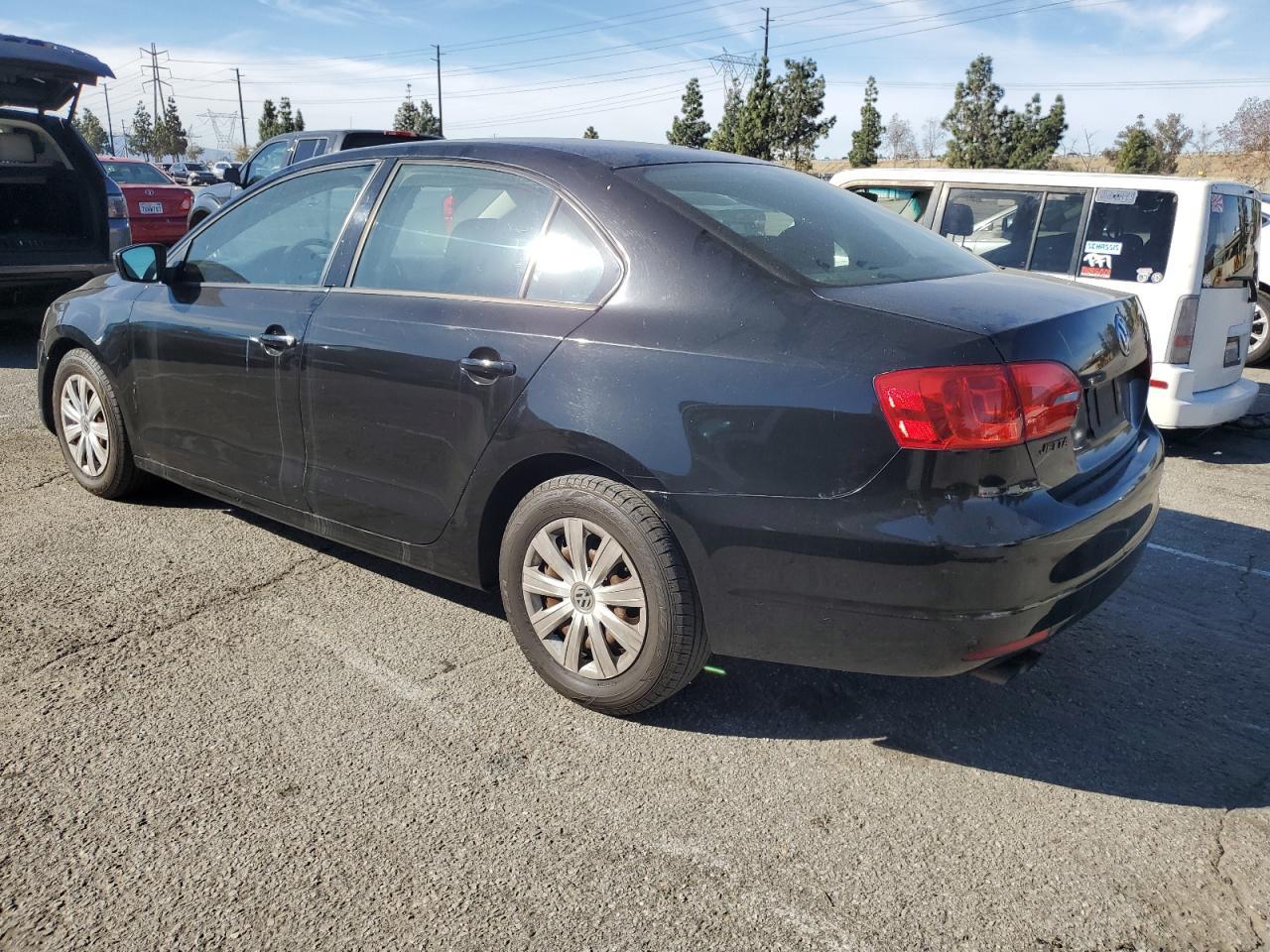 2013 VOLKSWAGEN JETTA BASE - Image 2