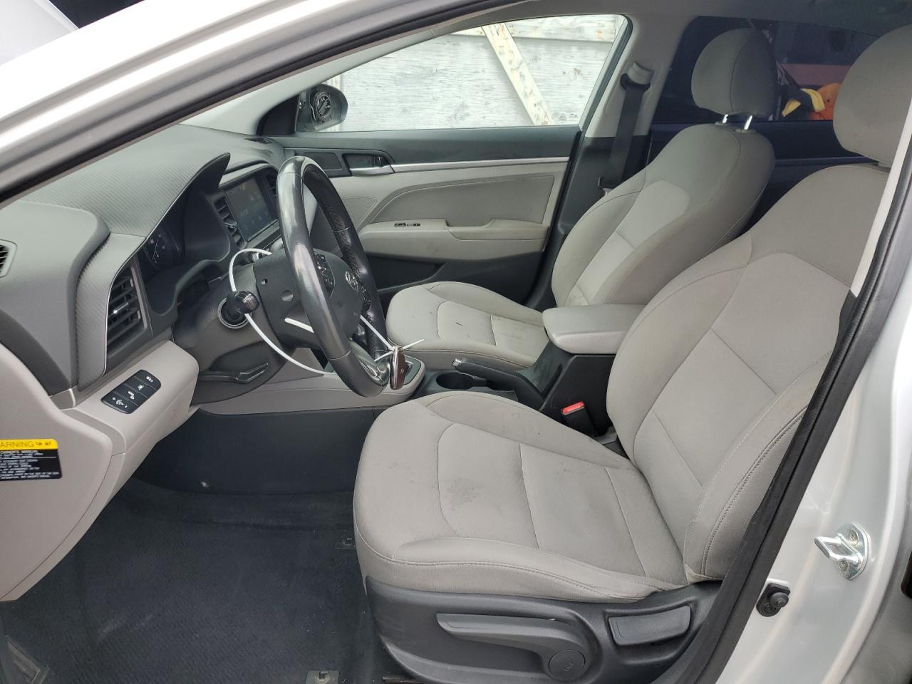 2019 HYUNDAI ELANTRA SE - Фото 7