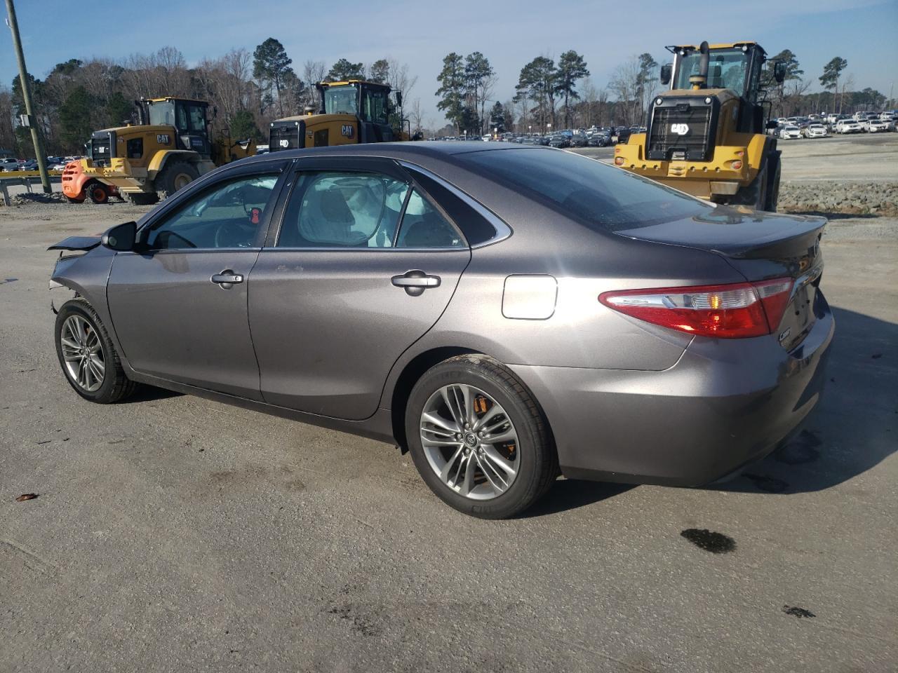 2017 TOYOTA CAMRY LE - Фото 2