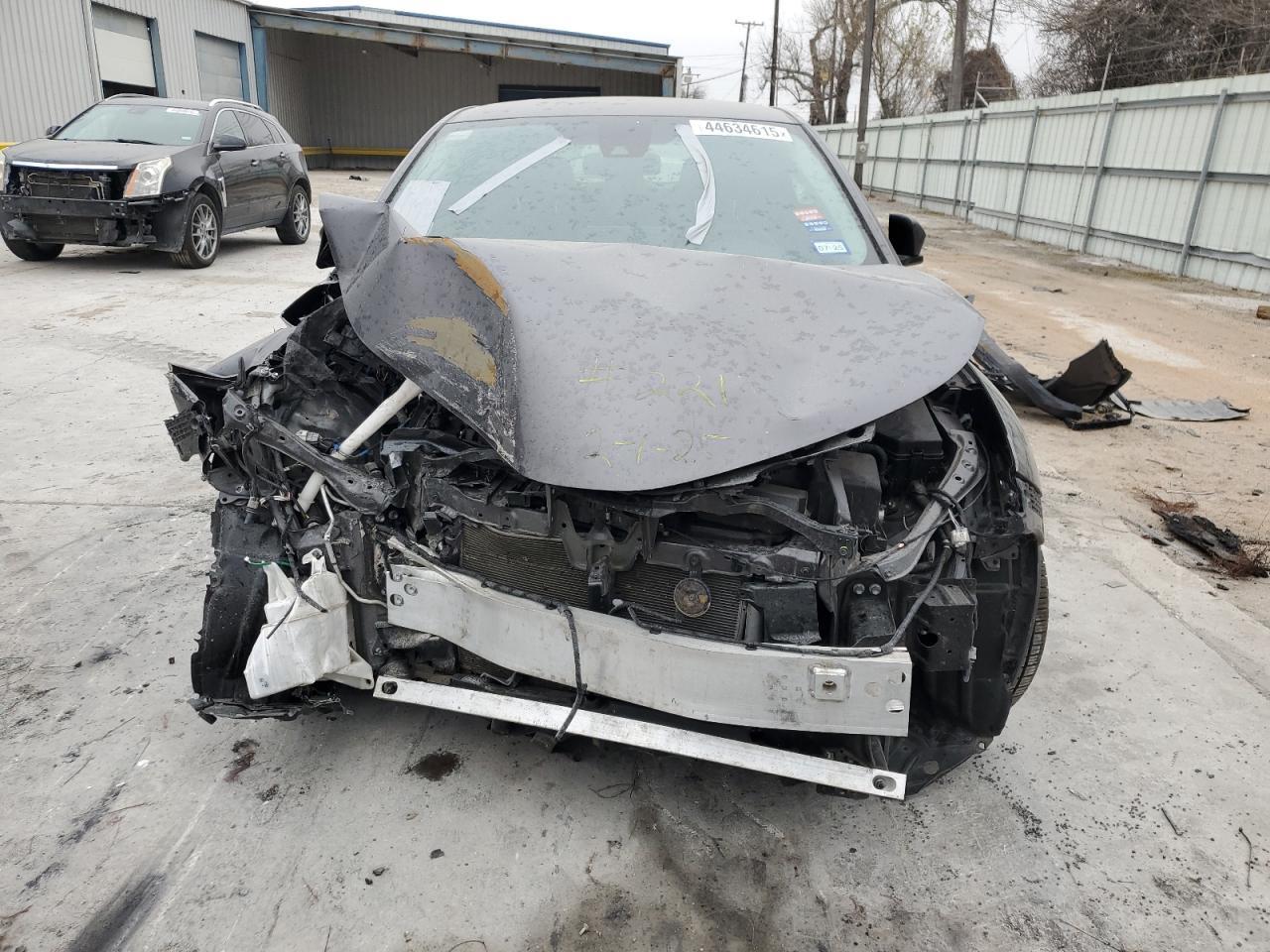 2021 TOYOTA C-HR XLE - Фото 5