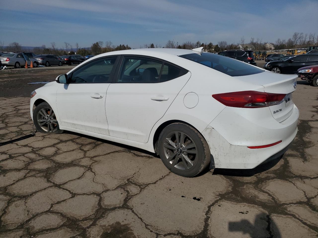 2018 HYUNDAI ELANTRA SE - Image 2
