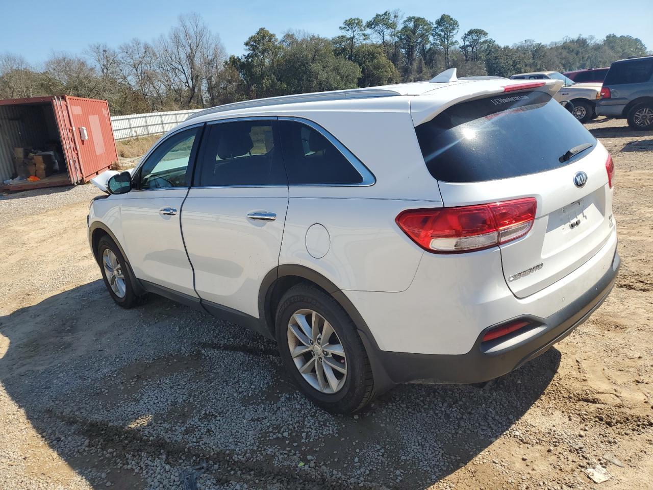 2017 KIA SORENTO LX - Image 2