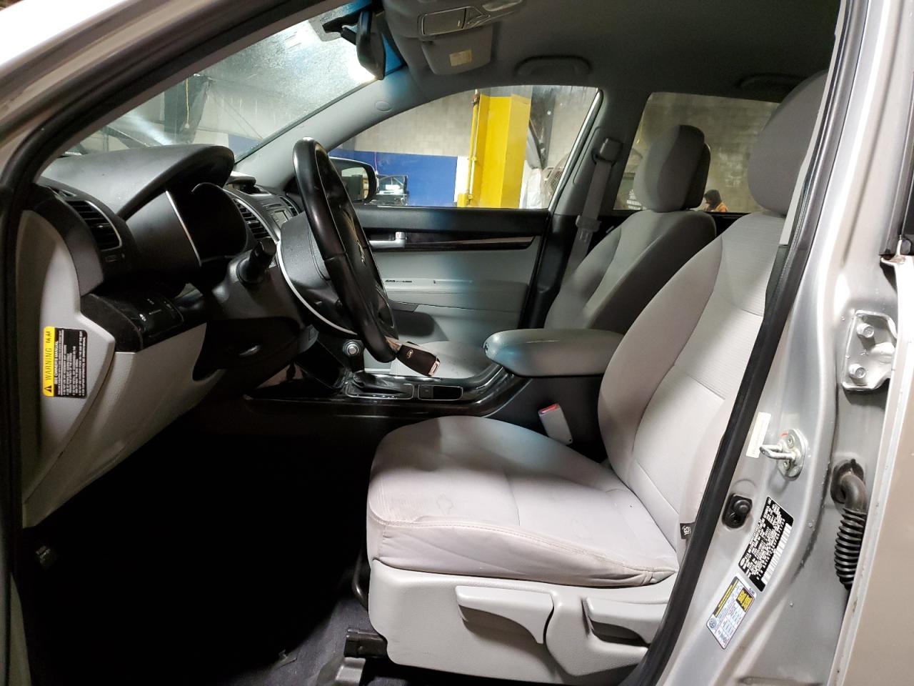 2015 KIA SORENTO LX - Image 7