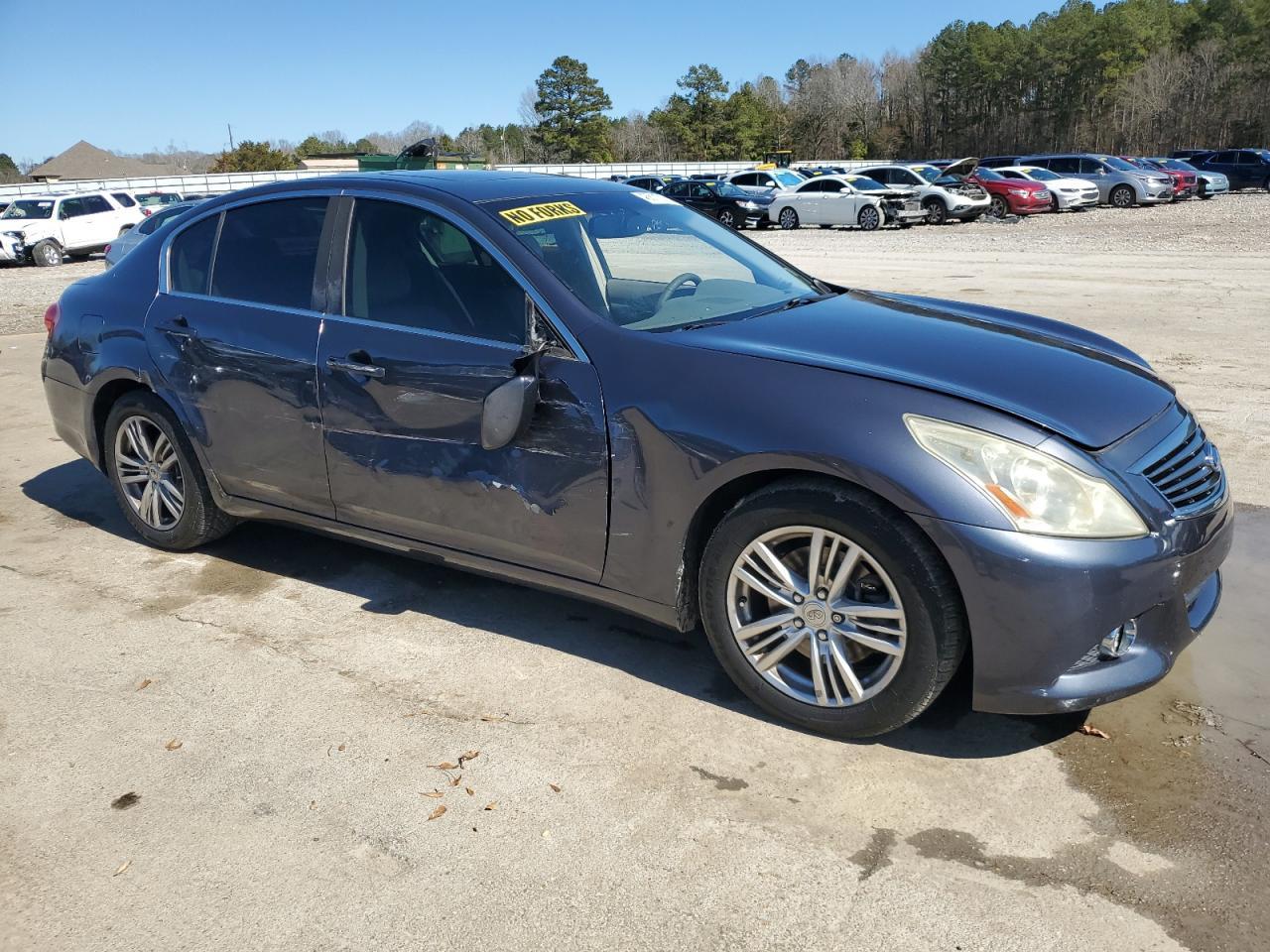 2011 INFINITI G37 BASE - Image 4
