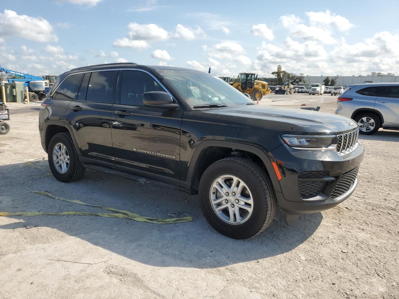 2024 JEEP GRAND CHER - Image 4