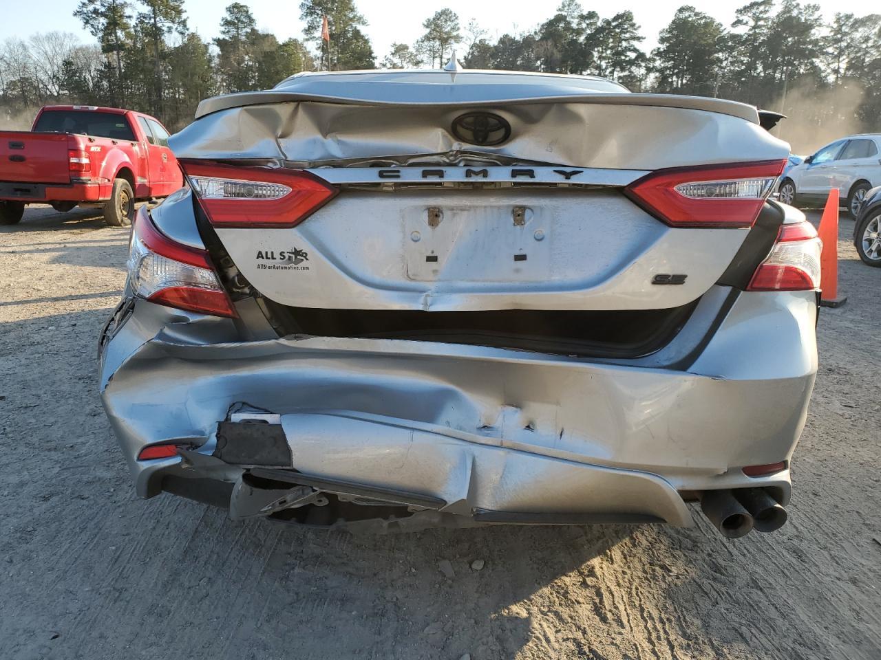 2020 TOYOTA CAMRY SE - Image 6