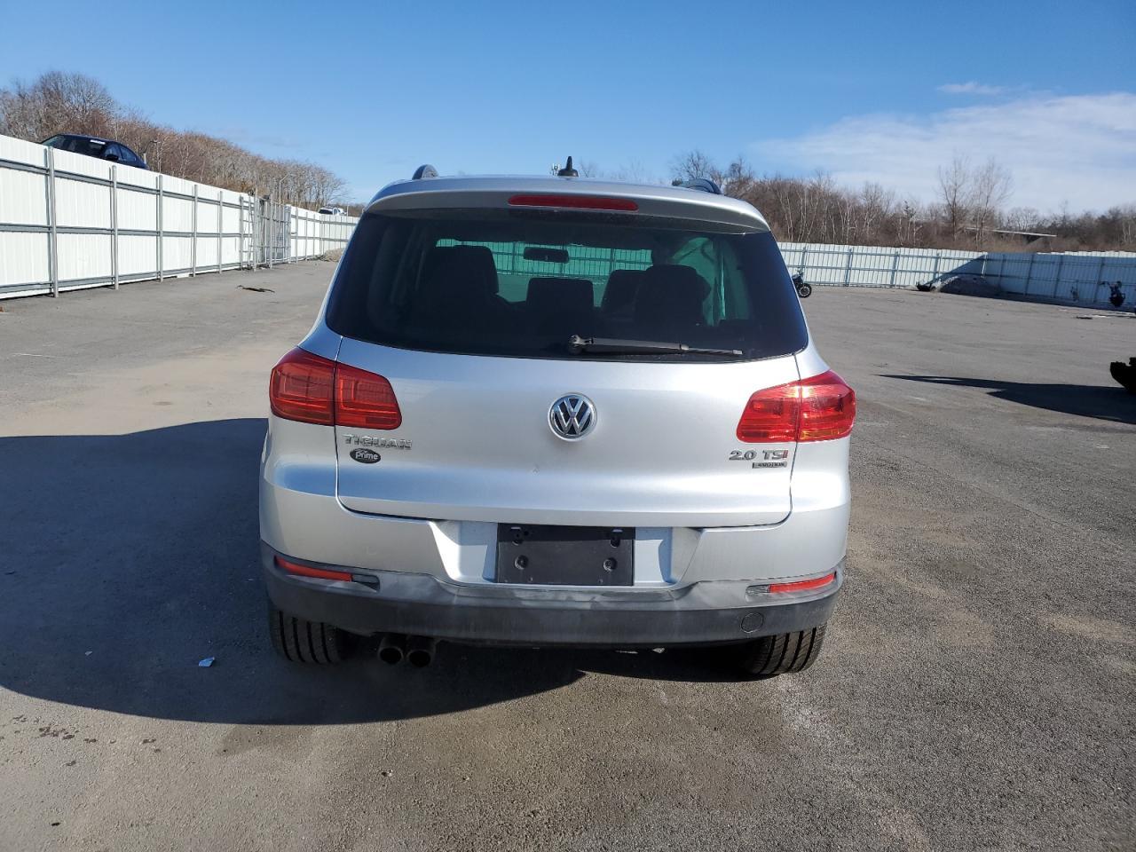 2015 VOLKSWAGEN TIGUAN S - Фото 6