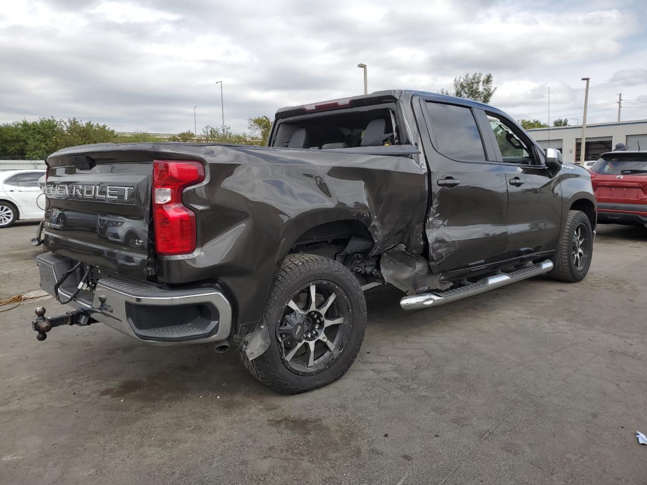 2021 CHEVROLET SILVERADO - Фото 3