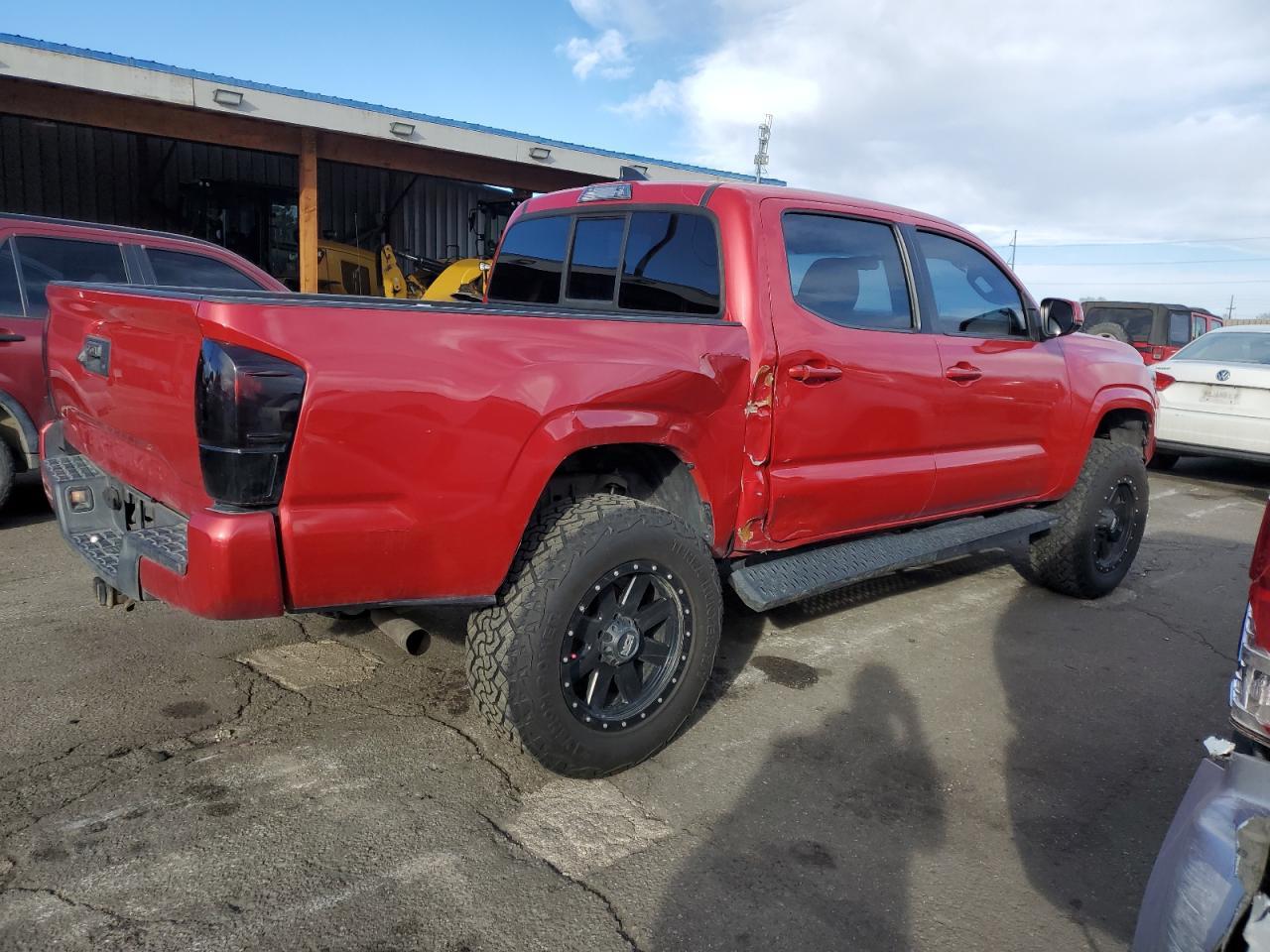 2017 TOYOTA TACOMA DOU - Фото 3