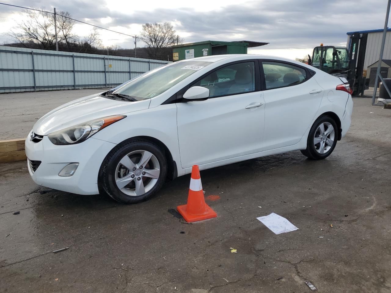 2013 HYUNDAI ELANTRA GL