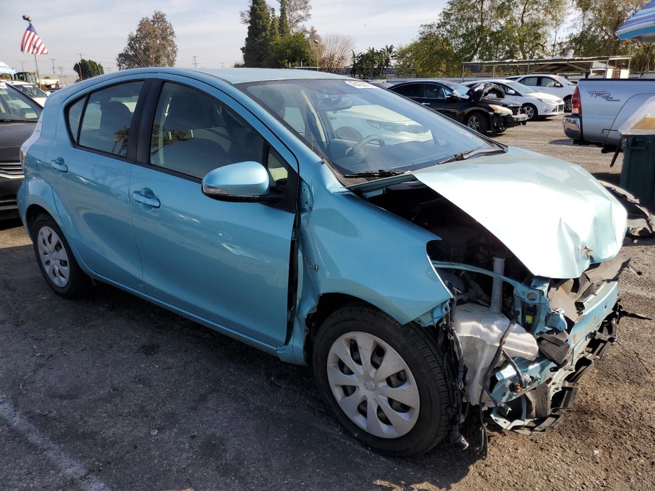 2013 TOYOTA PRIUS C - Фото 4