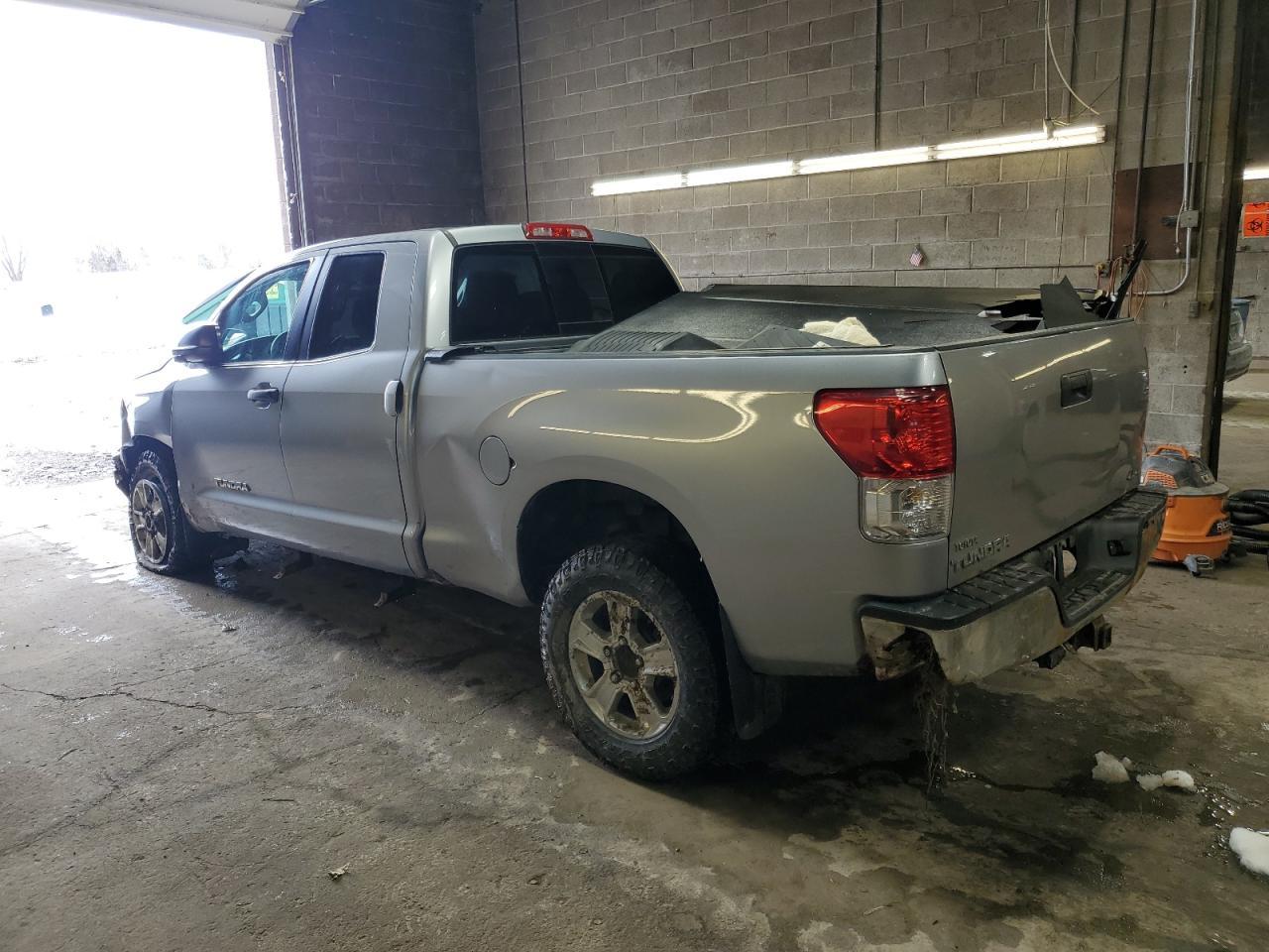 2011 TOYOTA TUNDRA DOU - Фото 2