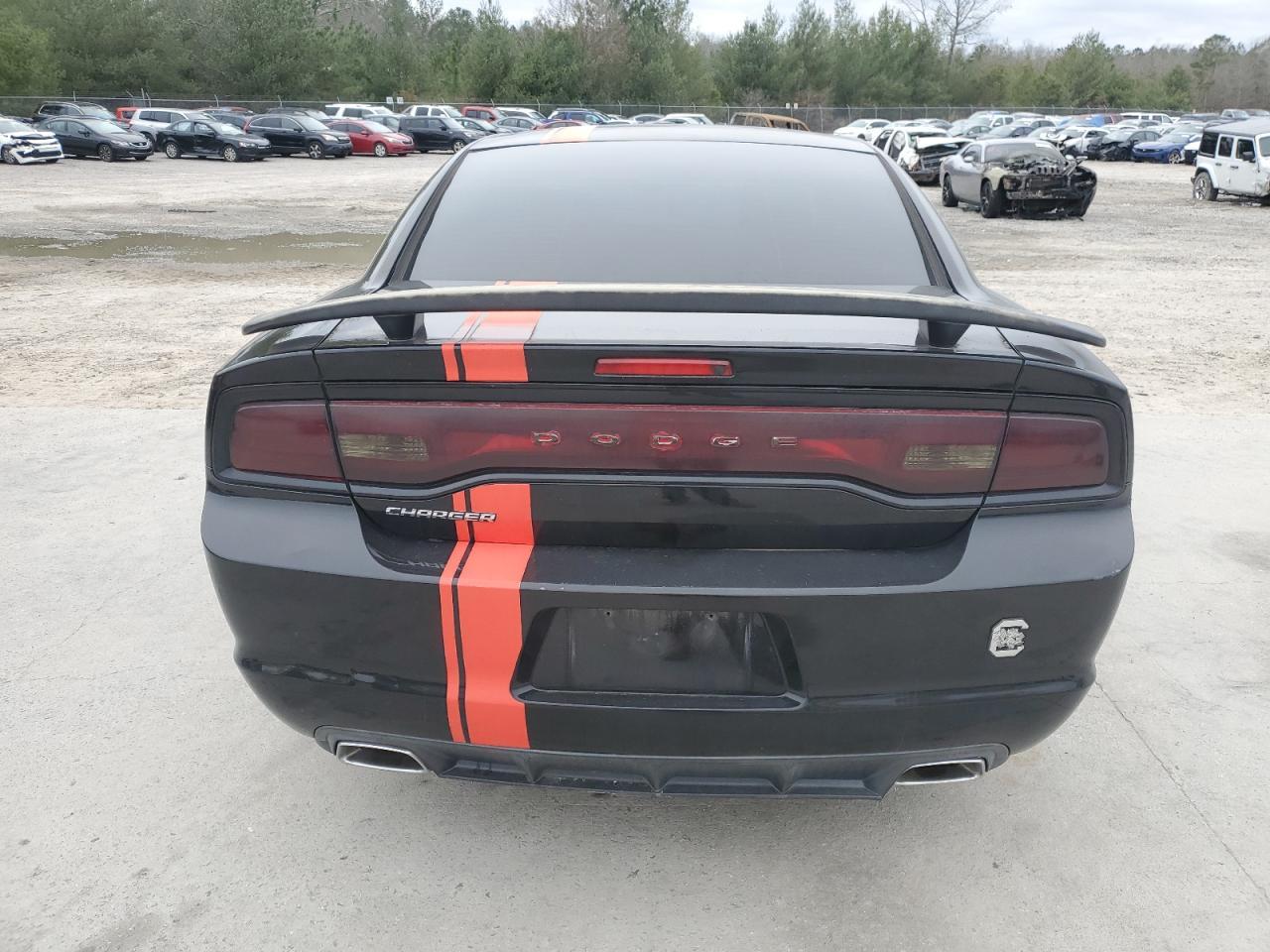 2013 DODGE CHARGER SE - Image 6