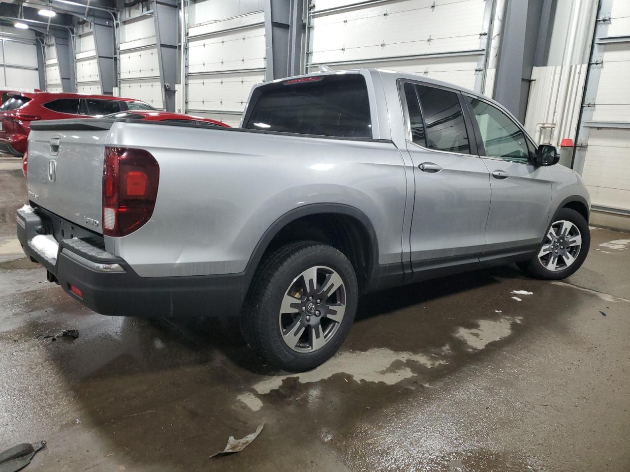 2017 HONDA RIDGELINE - Фото 3