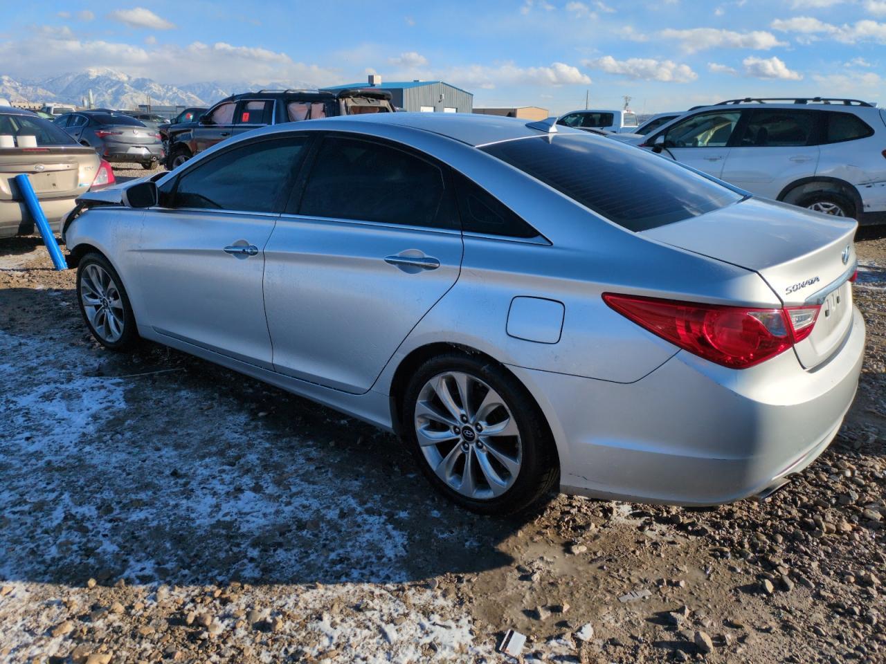 2013 HYUNDAI SONATA SE - Image 2