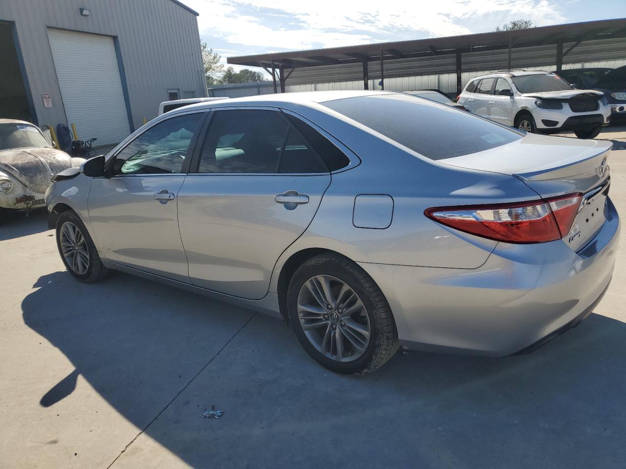 2017 TOYOTA CAMRY LE - Фото 2