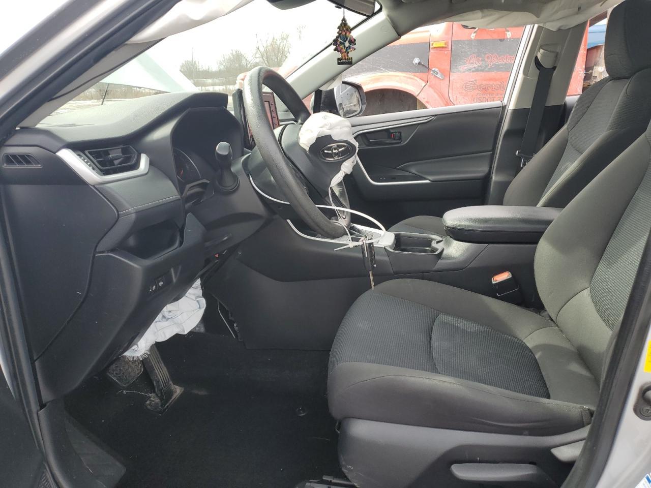2021 TOYOTA RAV4 LE - Фото 7