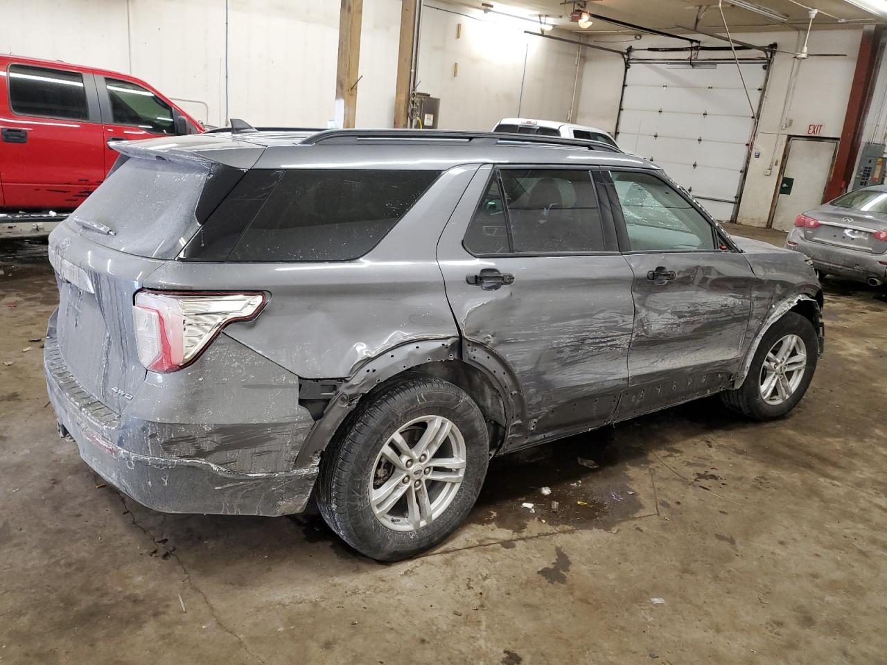 2022 FORD EXPLORER X - Фото 3