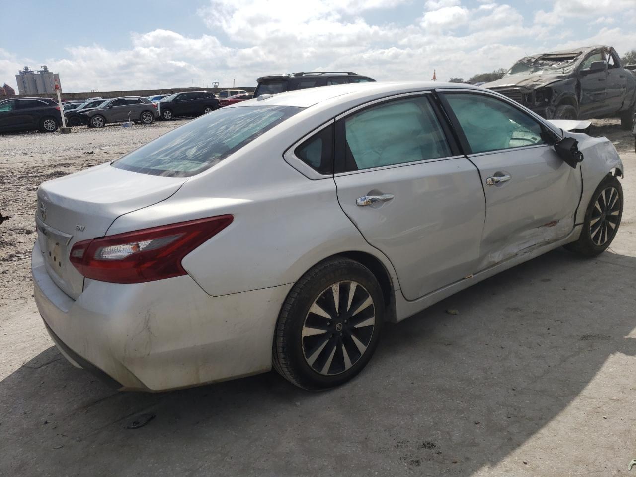 2018 NISSAN ALTIMA 2.5 - Фото 3