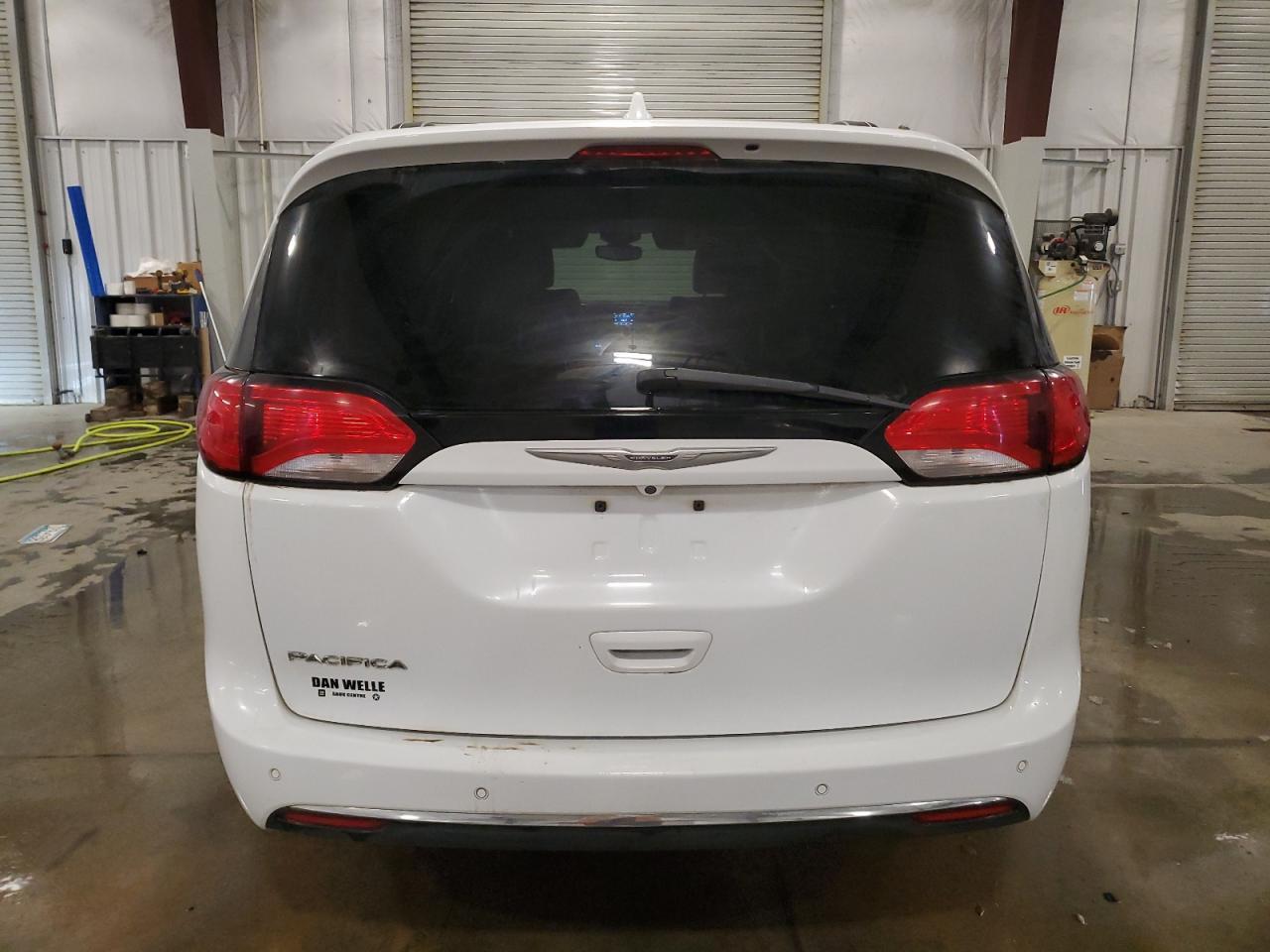 2017 CHRYSLER PACIFICA T - Image 6