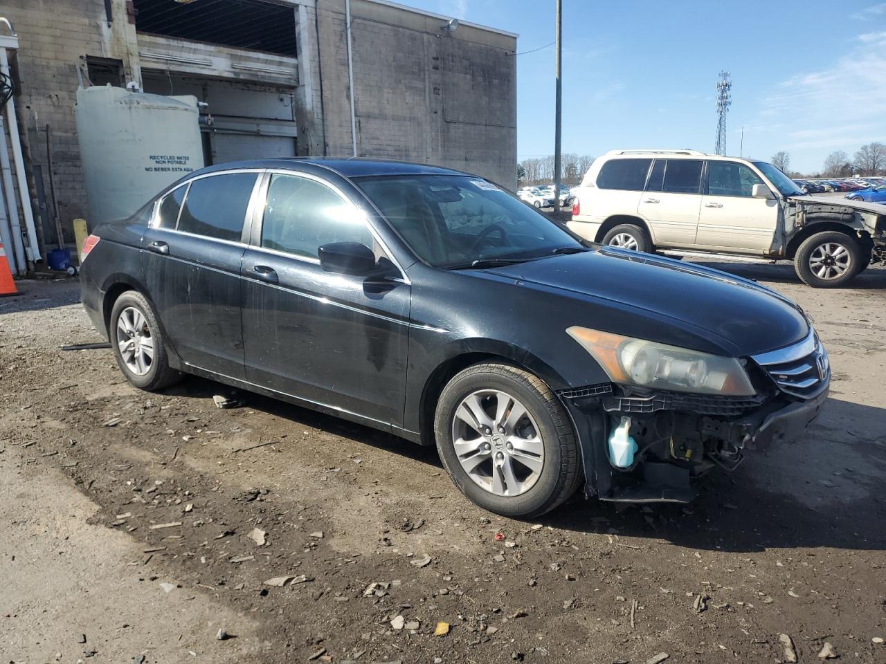 2011 HONDA ACCORD LXP - Image 4