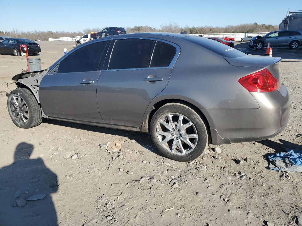2011 INFINITI G37 - Фото 2