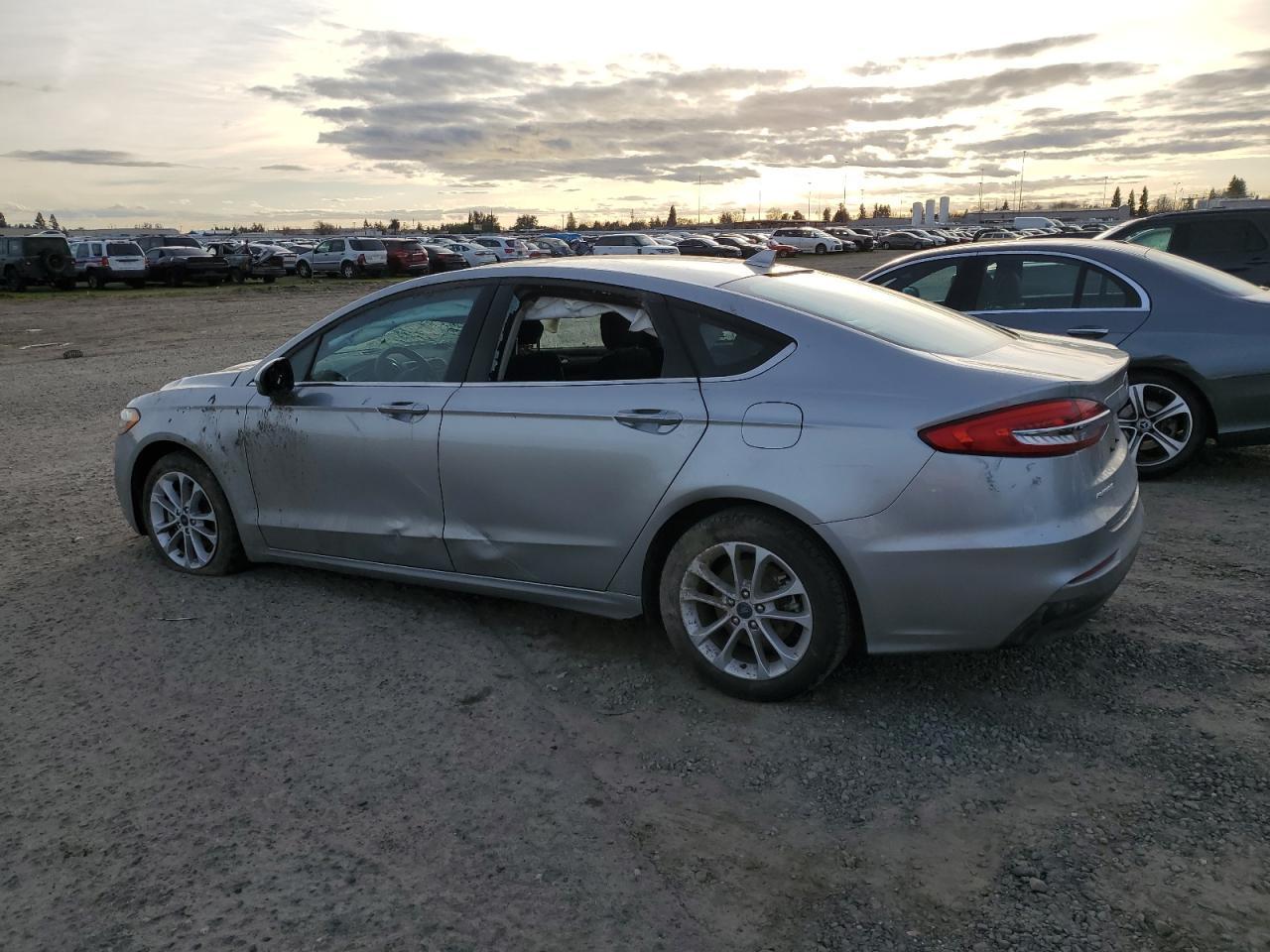 2020 FORD FUSION SE - Image 2