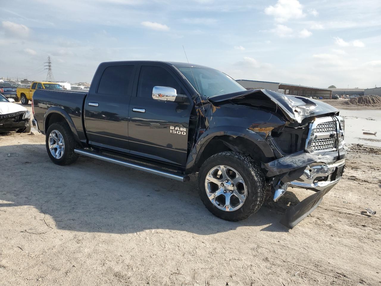 2015 RAM 1500 LARAM - Image 4