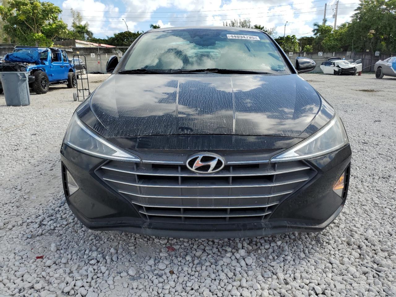 2019 HYUNDAI ELANTRA SE - Image 5