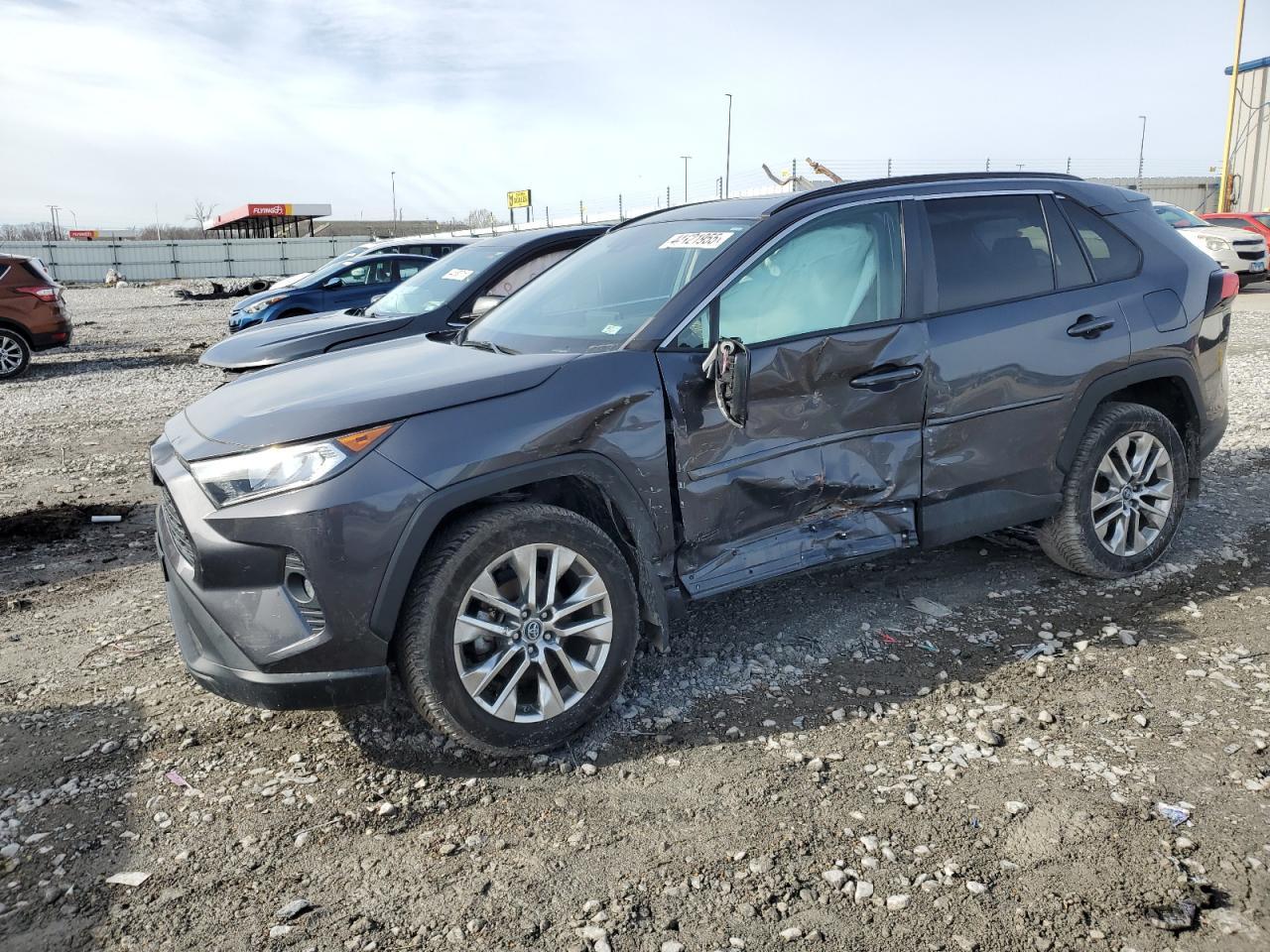 2019 TOYOTA RAV4 XLE P