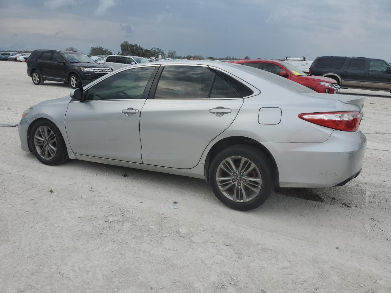 2017 TOYOTA CAMRY LE - Фото 2