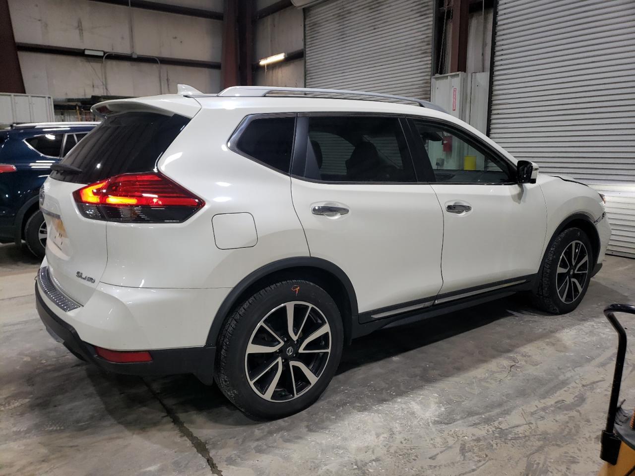 2017 NISSAN ROGUE S - Фото 3
