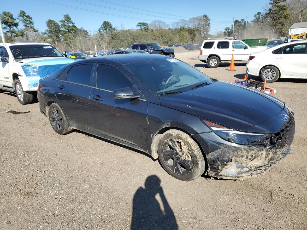 2023 HYUNDAI ELANTRA SE - Фото 4
