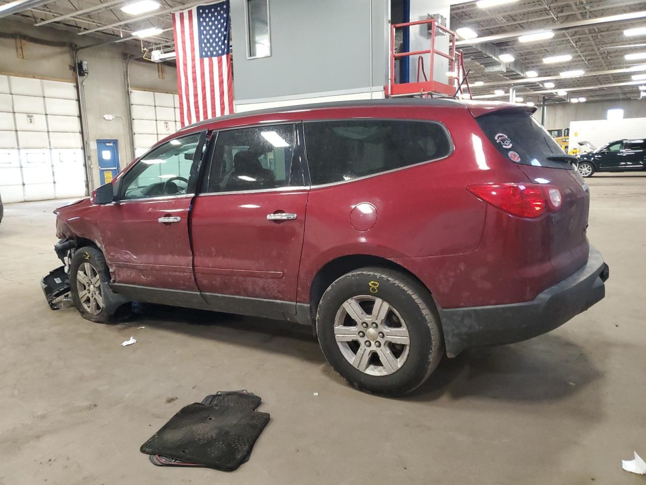 2011 CHEVROLET TRAVERSE L - Фото 2